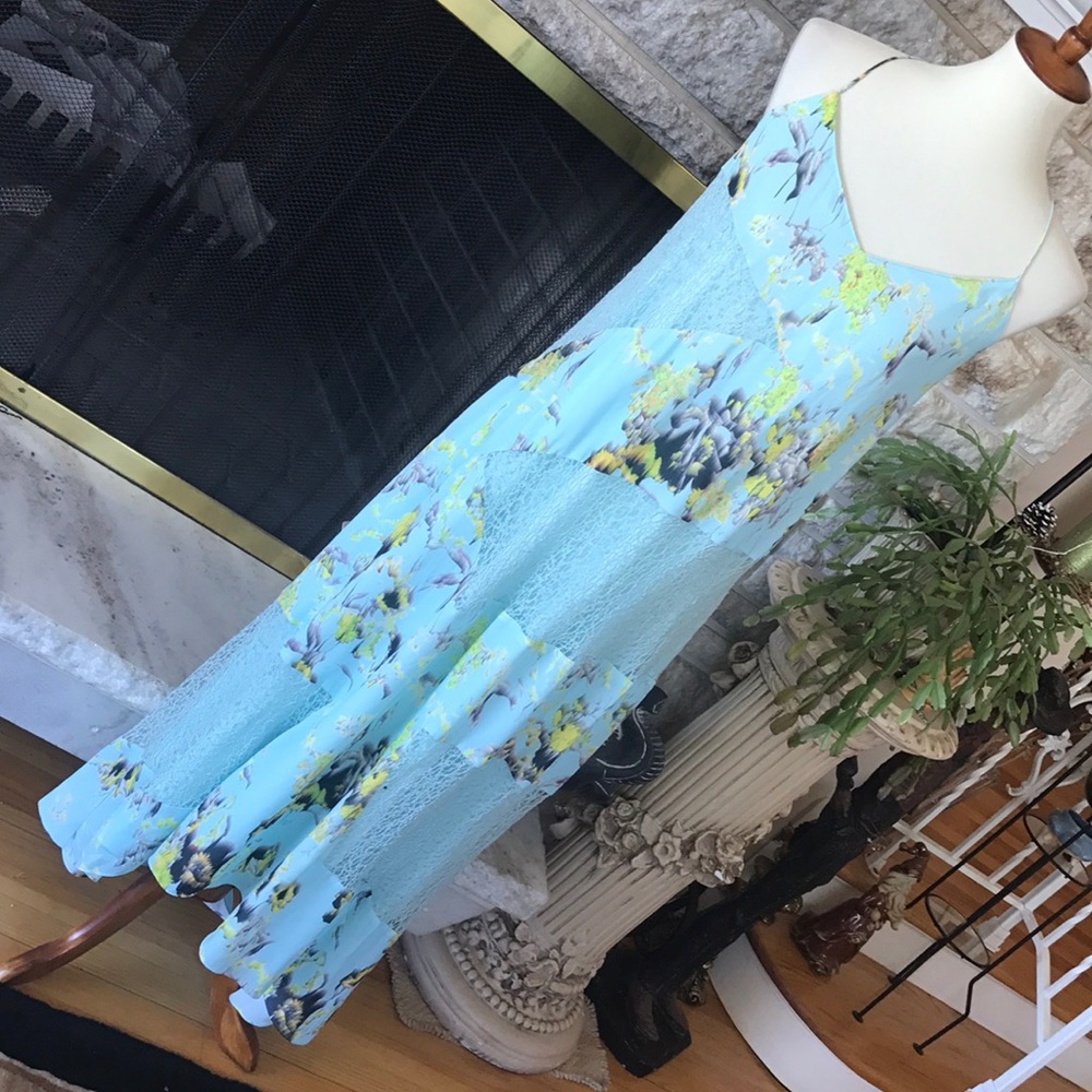Anthropologie Rainflower Lace - Picture 4 of 8
